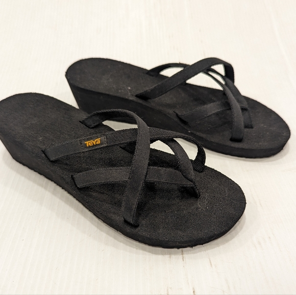 TEVA Olowahu black strappy wedge heel slide sandals - Picture 9 of 9